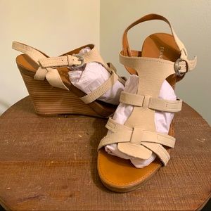 Franco Sarto Tan Wedge Sandal Size 10